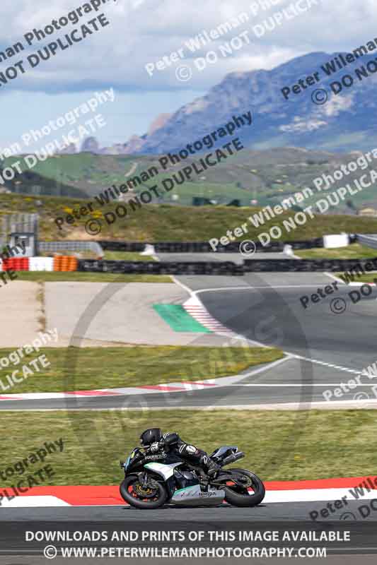 cadwell no limits trackday;cadwell park;cadwell park photographs;cadwell trackday photographs;enduro digital images;event digital images;eventdigitalimages;navarra;no limits trackdays;peter wileman photography;racing digital images;trackday digital images;trackday photos